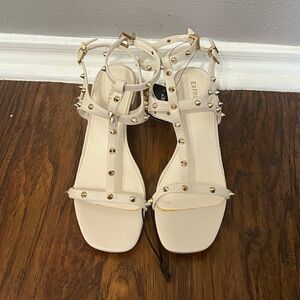 Express sandal size 6